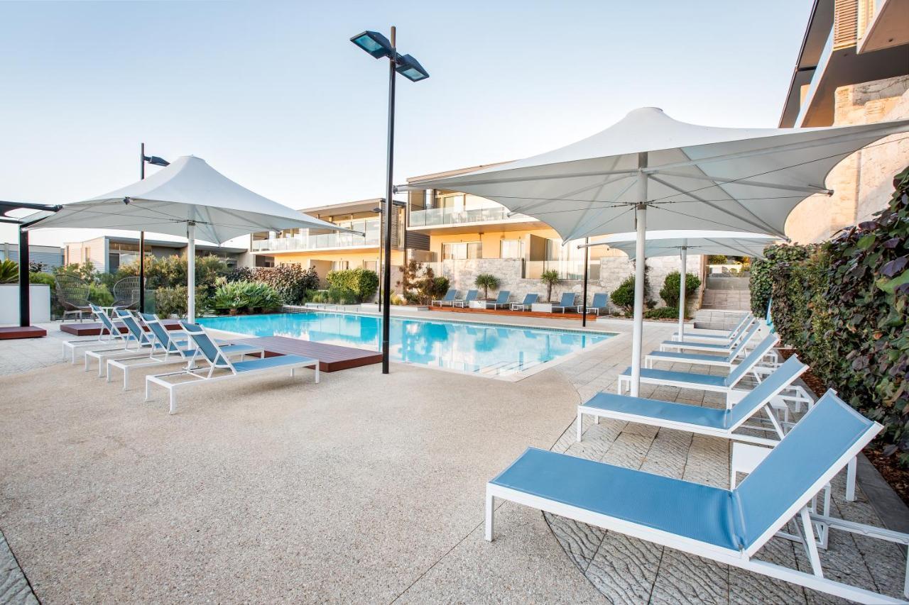 Smiths Beach Resort Яллингап Экстерьер фото The pool at the hotel