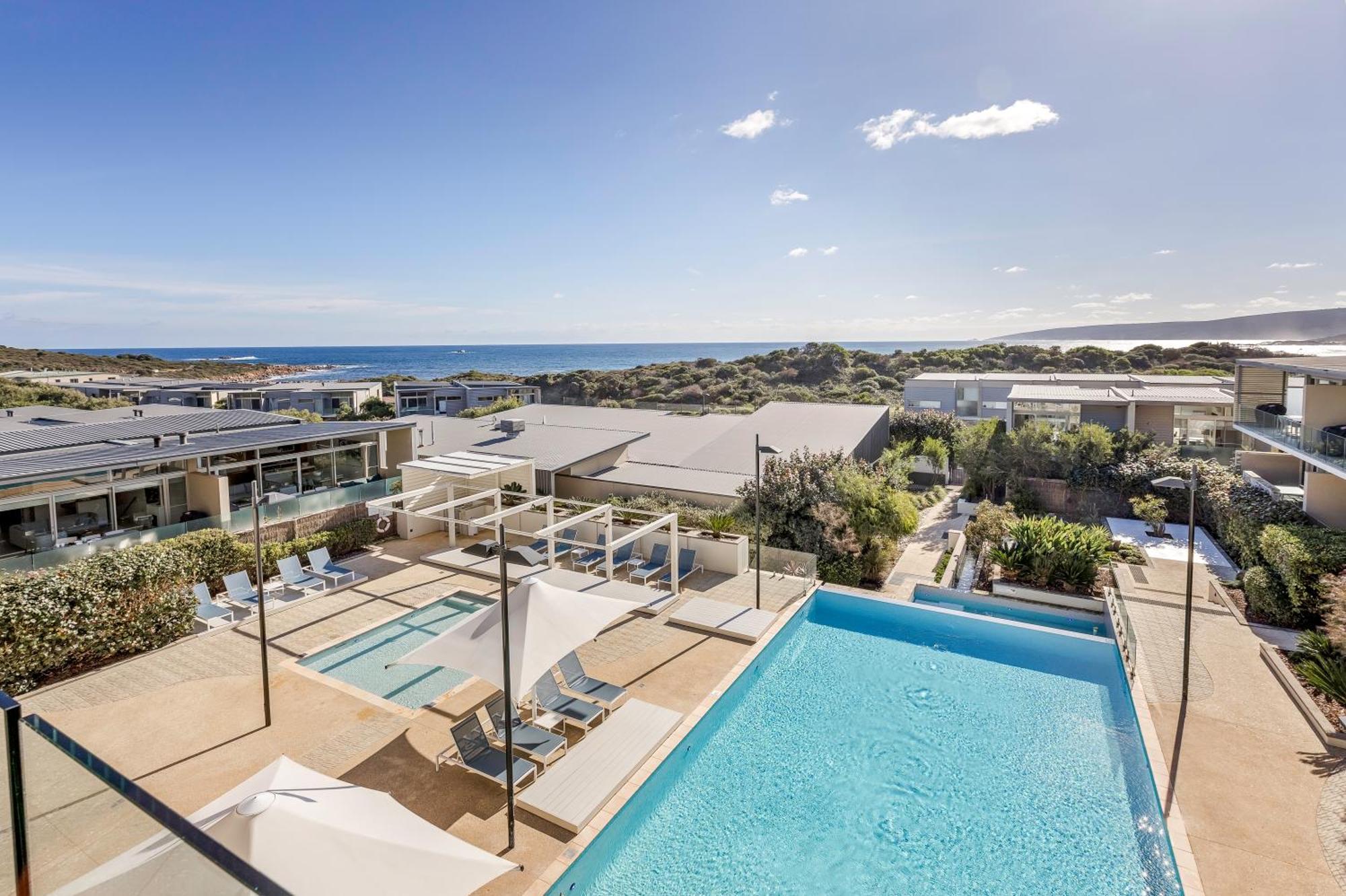 Smiths Beach Resort Яллингап Экстерьер фото The pool at the Bayview Hotel