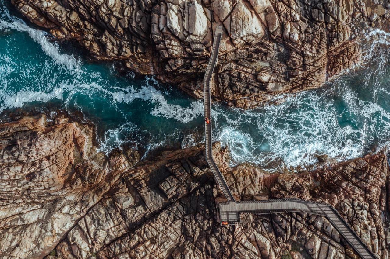 Smiths Beach Resort Яллингап Экстерьер фото The Ladder to Heaven